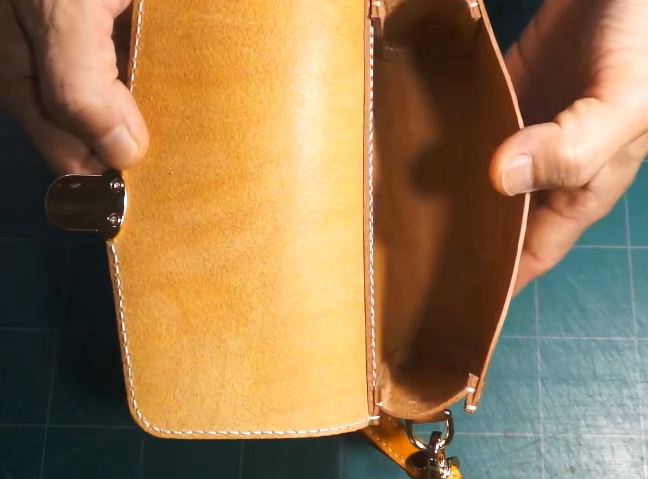 Moule à couteau 160x110mm, mat - Leatherwork Press avis et prix